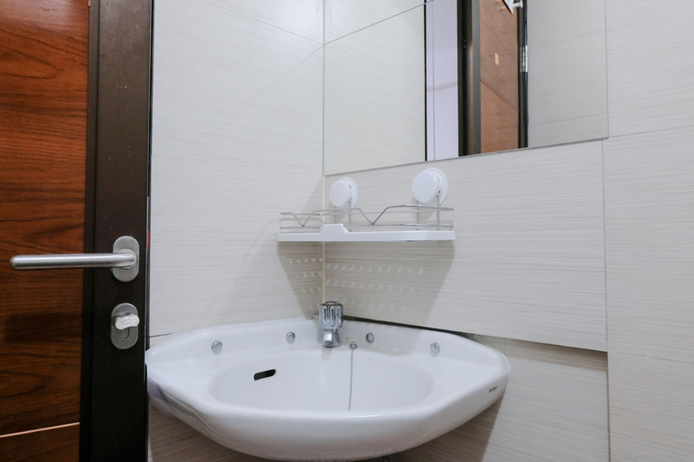 Bedroom 5, Homey Studio Room at 7th Floor Gateway Pasteur Apartment By Travelio, Bandung
