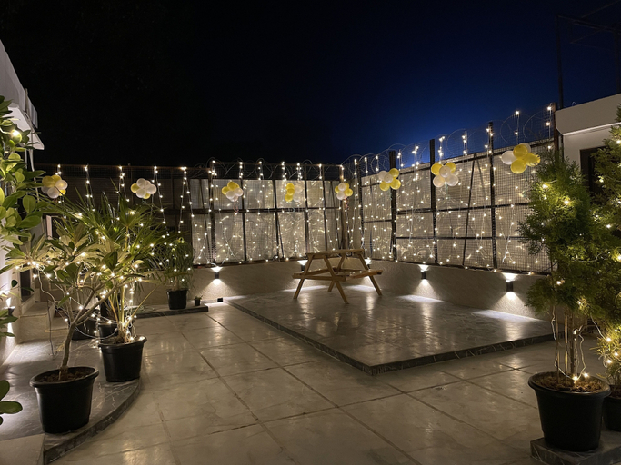 Exterior & Views 2, Lucky Restaurant and Guest House, Agra