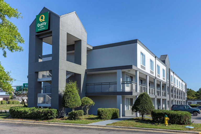 Exterior & Views
