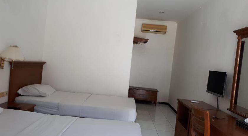 Bedroom 2, Semeru Park Hotel, Pasuruan