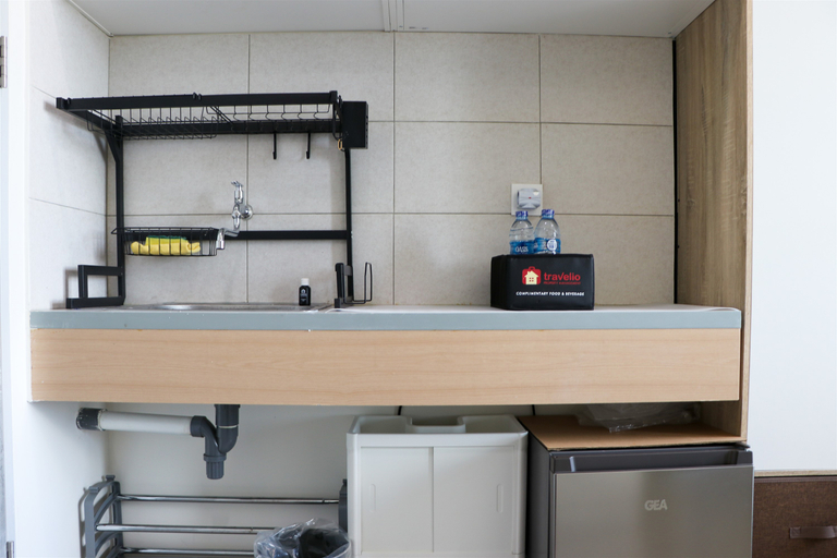 Others 2, Tranquil and Minimalist Studio at Osaka Riverview PIK 2 Apartment By Travelio, Tangerang