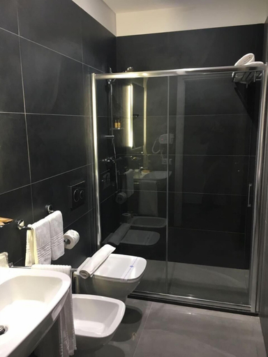 Bathroom 4, La Sosta Motel, Matera