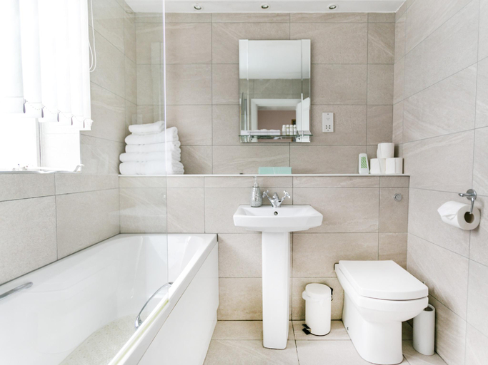 Bathroom 4, Park Lane Apartments/Shaw House, London