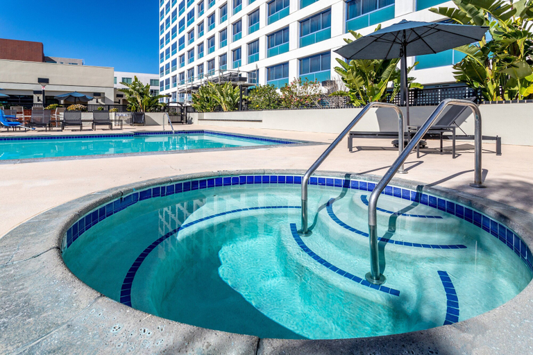 Sport & Beauty 2, Crowne Plaza LOS ANGELES HARBOR HOTEL by IHG, Los Angeles