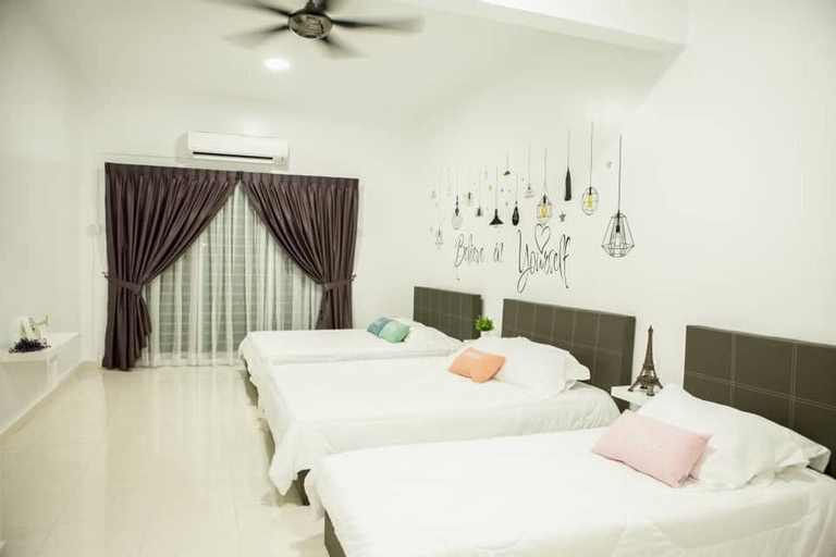 House of Happiness- Spacious 2.5 Story Homestay, Kuala Selangor