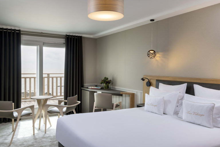 Bedroom 3, Hôtel Les Vikings, Loire-Atlantique