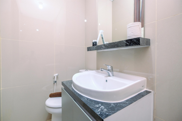 Cozy Stay Studio At Transpark Cibubur Apartment - Tap to explore photos