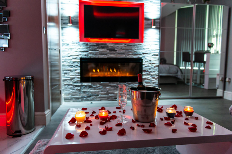 Food & Drinks 5, Aphrodite Suites, Bradford