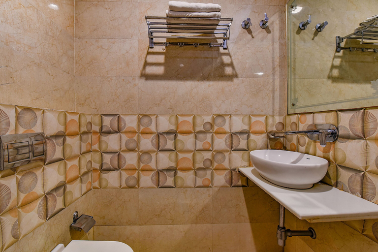 Bathroom 3, Fabhotel Wind Palace, Jaipur