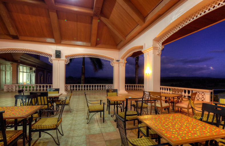 Food & Drinks, Mountain Lake Resort, Lumban