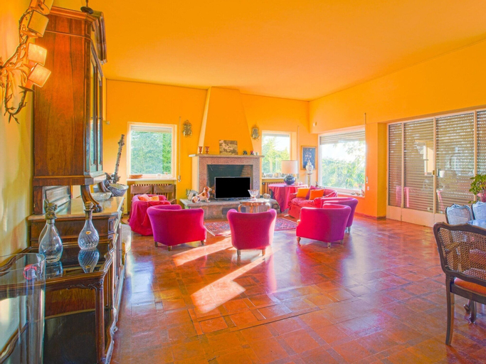 Exquisite Villa in Montefiascone with Garden, Viterbo
