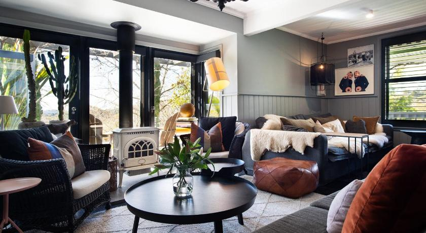Harts Lane Haus, Hepburn - East