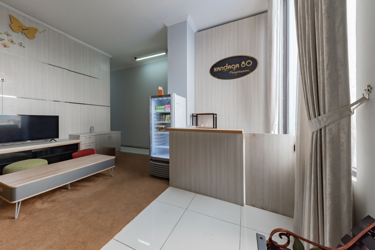 Public Area 3, RedDoorz @ Kandaga 80 near Stadium Arcamanik, Bandung