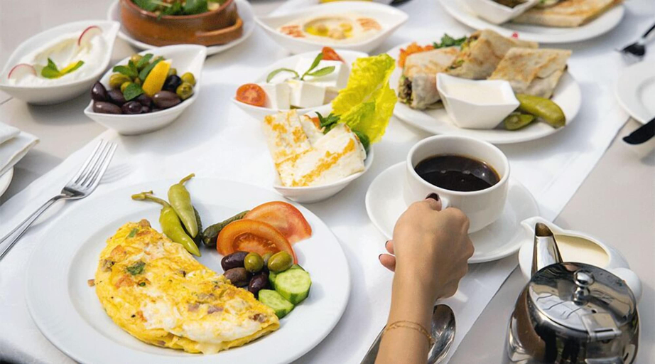 Food & Drinks 3, Almasa apartments, Salmiya