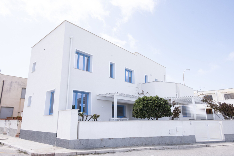 Exterior & Views, Casa Blu sul mare e centralissima, Trapani