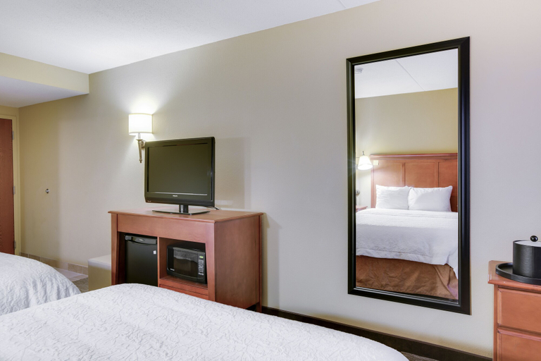 Bedroom 4, Pittsburgh Airport Inn and Suites, Allegheny