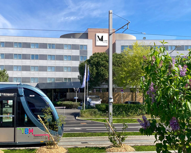 Exterior & Views 27