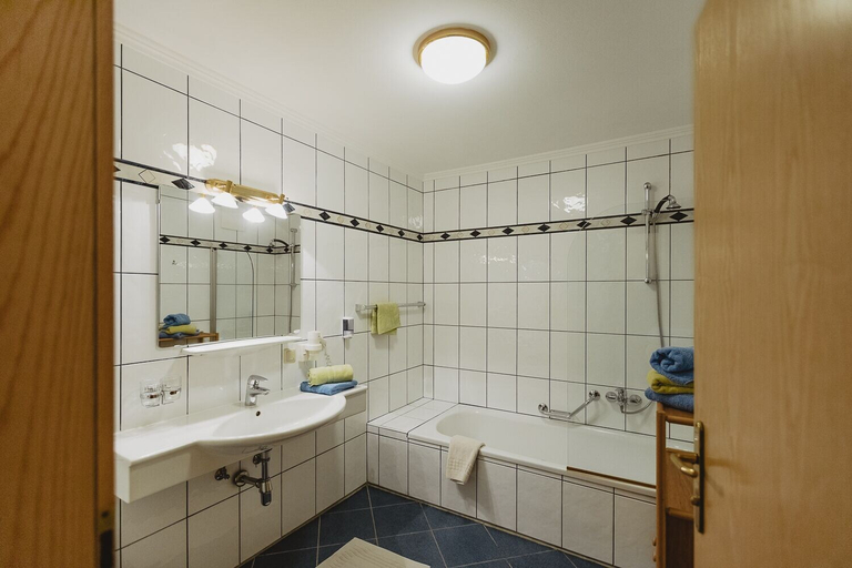 Bathroom 5, Hotel Pension Seighof in Saalbach, Zell am See
