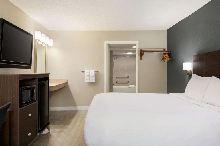 Bedroom 16