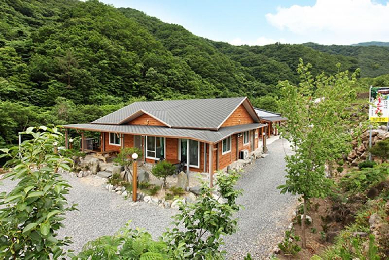 Others 3, Gwangyang Eochieseo Joeunjip Pension, Gwangyang