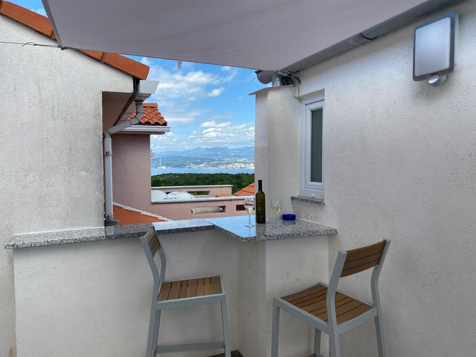 Others 4, Apartments Michael- Studio Apartment mit Meerblick, Omišalj