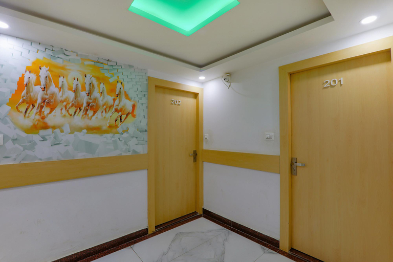 Public Area 3, Fabexpress Moti Mahal, Varanasi