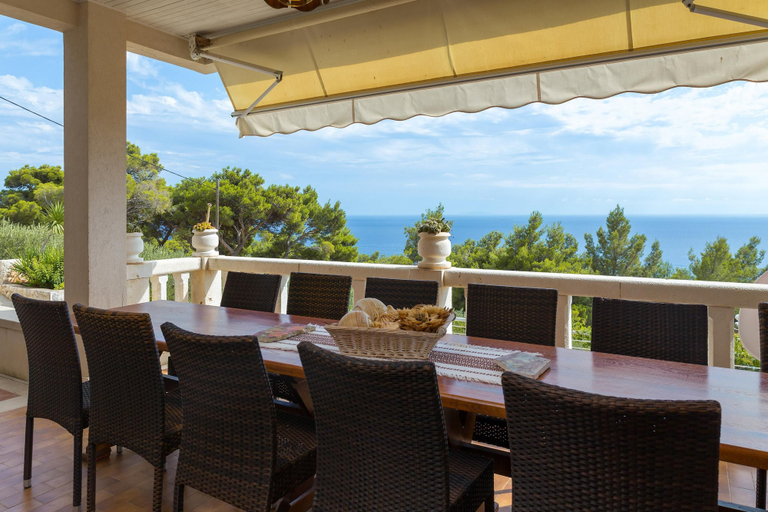 Food & Drinks 5, Villa Perka, Jelsa