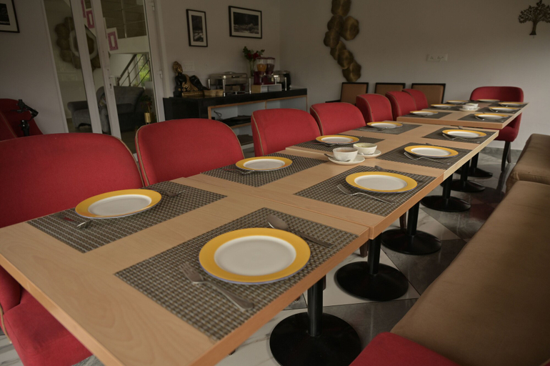 Food & Drinks 5, Hotel River Retreat, Kangra
