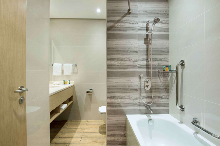 Bathroom 5, Hilton Garden Inn Al Khobar, Al Khobar