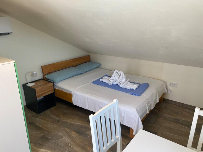 Bedroom 2, Apartments Michael- Studio Apartment mit Meerblick, Omišalj