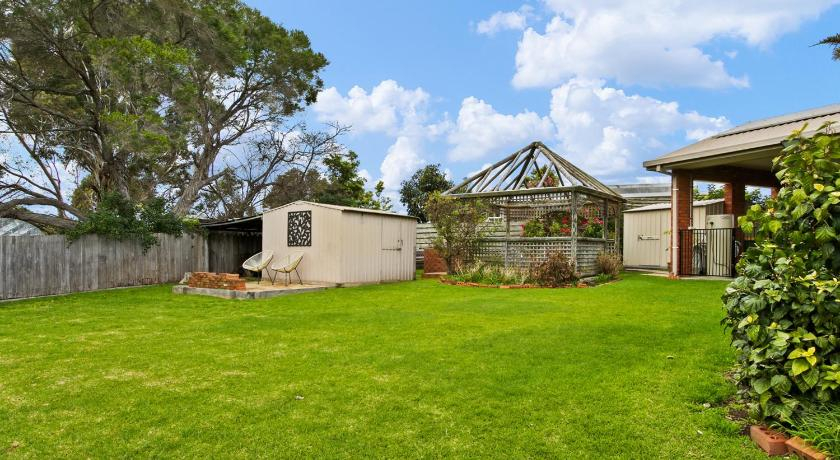 Exterior & Views 1, Fern Rest, E. Gippsland - Bairnsdale