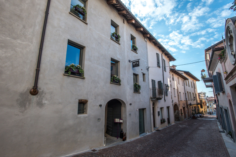 Exterior & Views 2, Uve Rooms Wine Bar, Cuneo