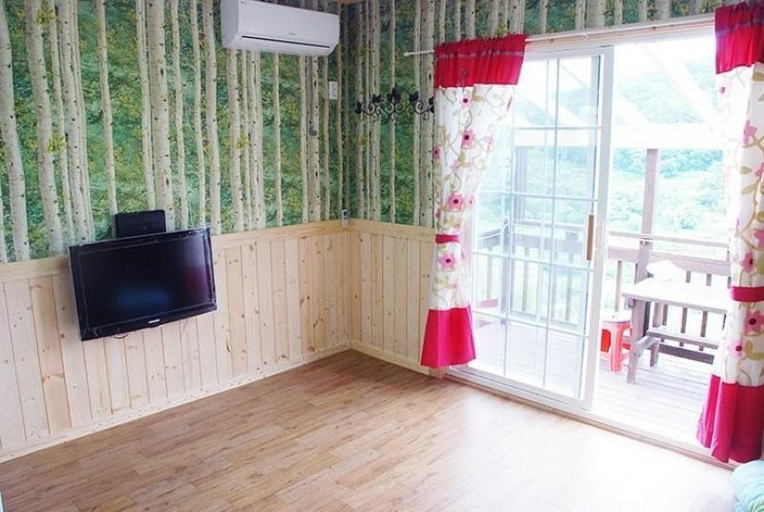 Others 2, Tongyeong Two Five Pension, Tongyeong