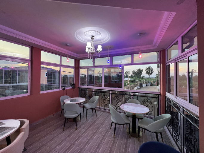 Food & Drinks 5, Primeshare Luxury Apartments -3 bedrooms, Mfoundi