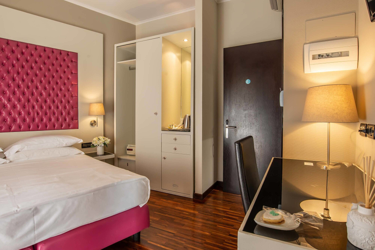 Bedroom 2, Merulana Inn Guest House, Roma