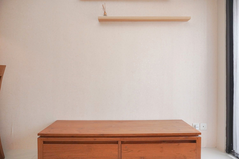 Others 5, Modern and Cozy Stay 1BR at Tamansari Semanggi Apartment By Travelio, South Jakarta