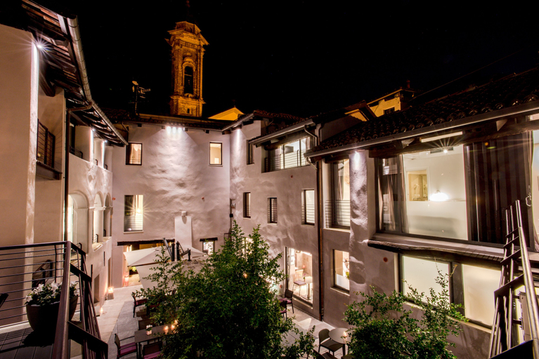 Exterior & Views 2, Uve Rooms & Wine Bar, Cuneo