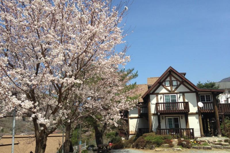 Exterior & Views 1, Yangsan (Baenaegol) Cozy Pension, Miryang