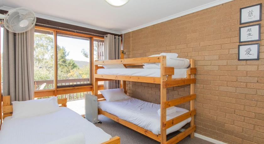 Bedroom 2, Snowy Saga 2 46 Gippsland Street, Snowy River