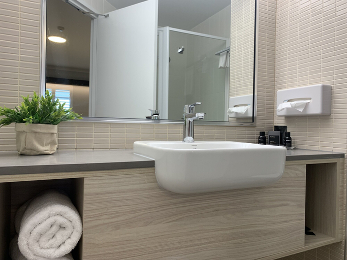 Bathroom 5, The Palmer Collective, South Townsville