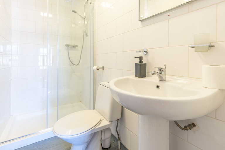 Bathroom, Bloomfield 10, Lancashire