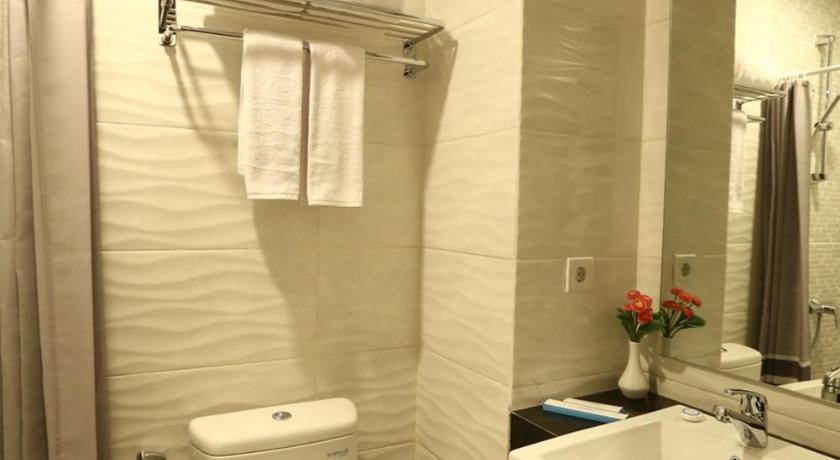 Bedroom 4, Ozone Hotel Pantai Indah Kapuk, North Jakarta