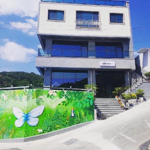 Others 4, Tongyeong Two Five Pension, Tongyeong