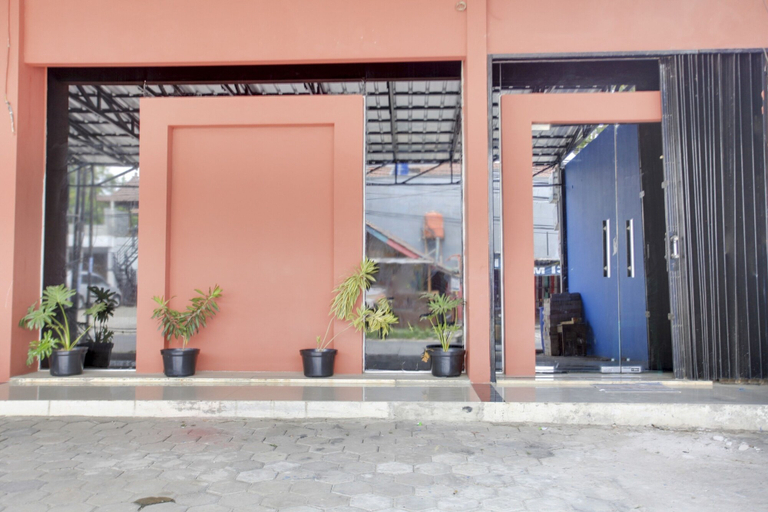Exterior & Views 1, Hotel O Citara Jaya Guesthouse, Bekasi