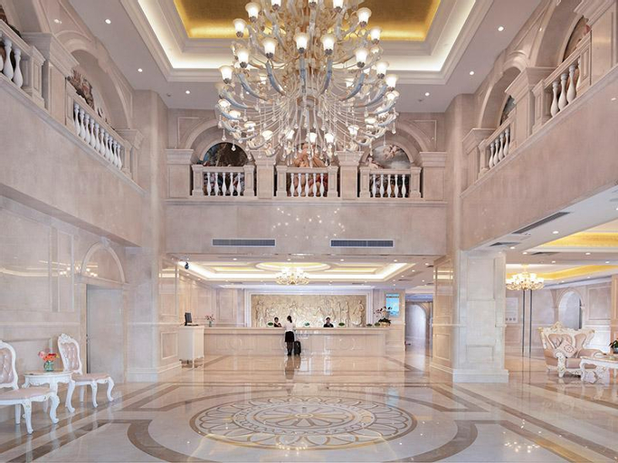 Vienna Hotel Guangdong Xinyi Jiaoyucheng River View, Maoming