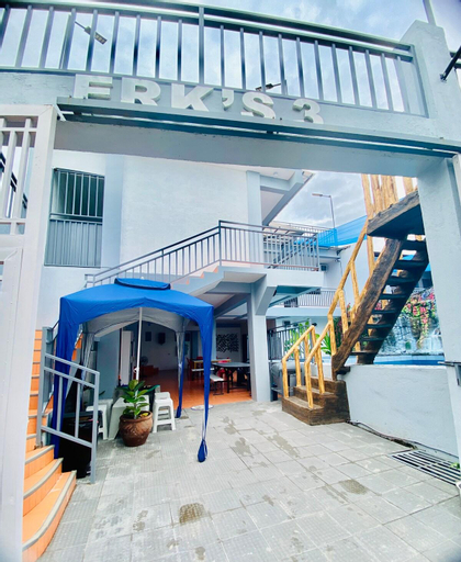Relaxing 5-bedroom home with Private Spring Pools, Calamba City