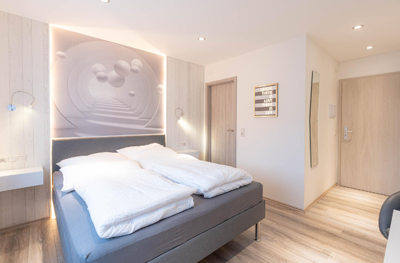 Others 5, Messe-Hotelzimmer-Appartements, Leverkusen