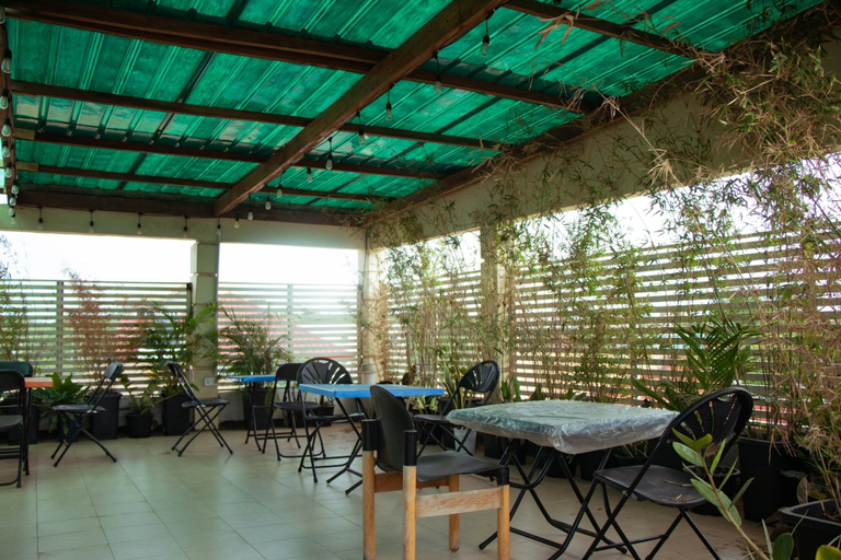 Others 4, HG PALACE LODGE, Tema