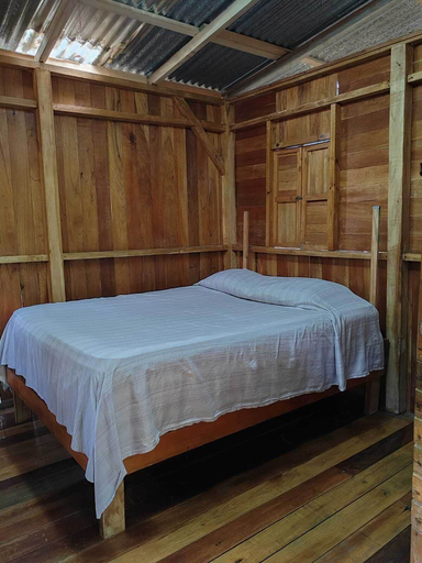 Bedroom 3, Flutterby House, Osa