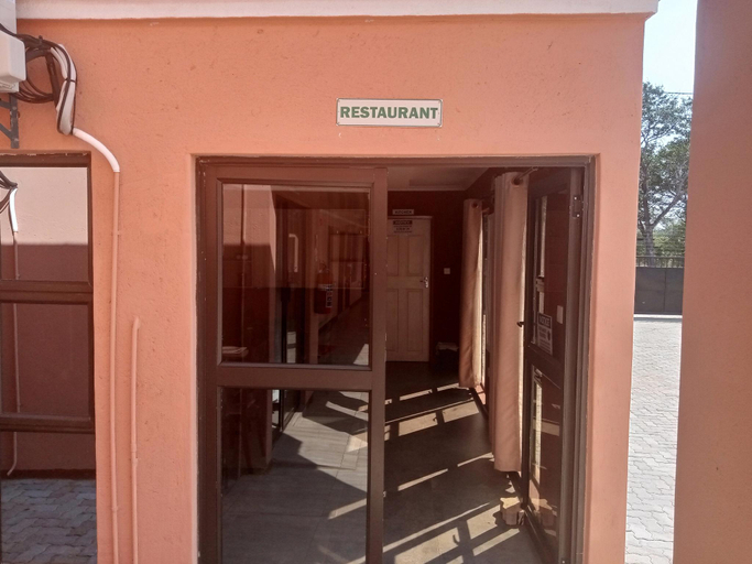 Others 5, Impovu Guest house, Chobe